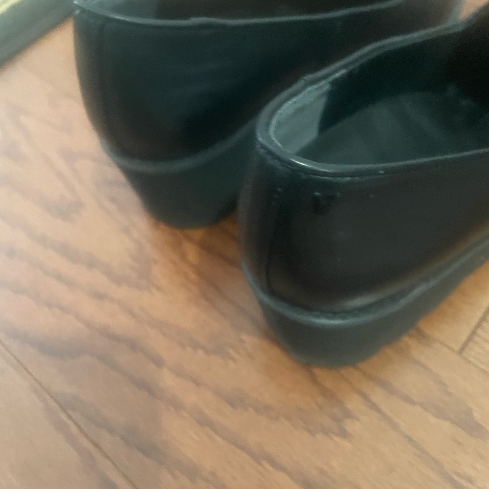 Women’s Vionic Loafers - Picture 5 of 9